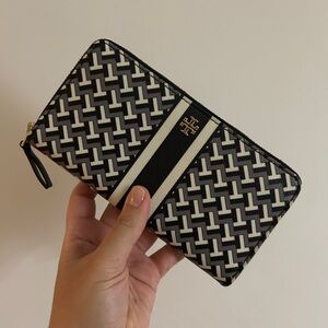 Tory Burch Black and White Continental Wallet